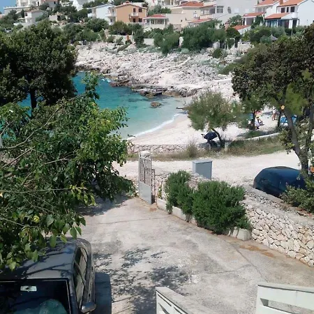 In 33579 * Pula