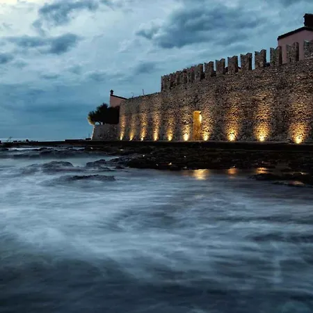 In 33579 * Pula