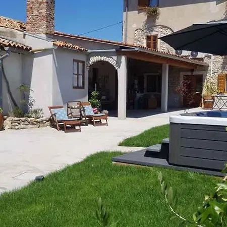 Apartmán In 33579 *